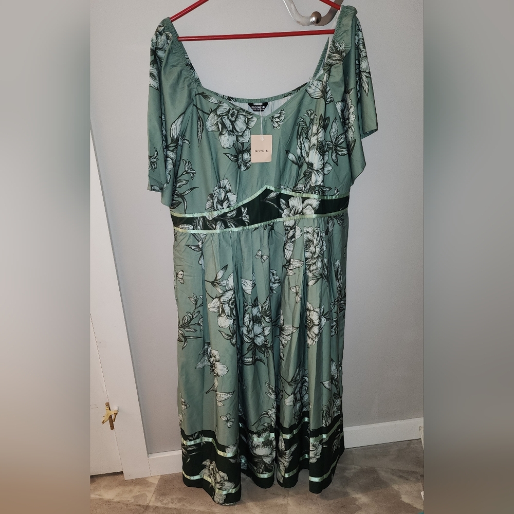 Beautiful BloomChic Mint Floral Off Shoulder Dress SIZE 22/24